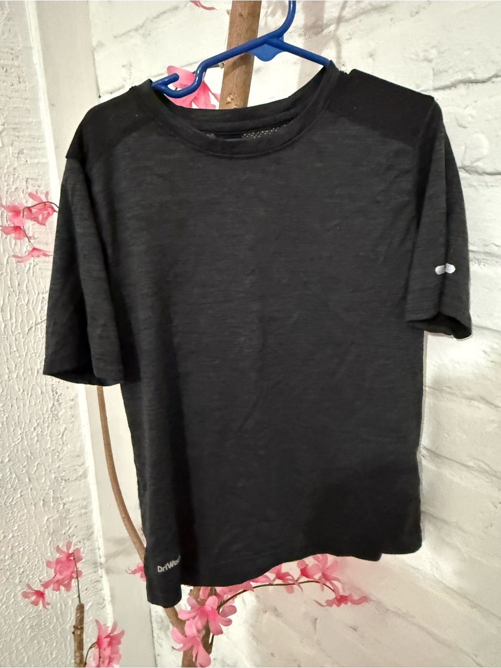 Athletic Works Black Short Sleeve Crew Neck Tee